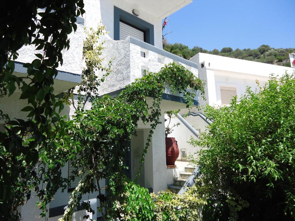 Fevro Hotel Agia Galini  Exterior photo